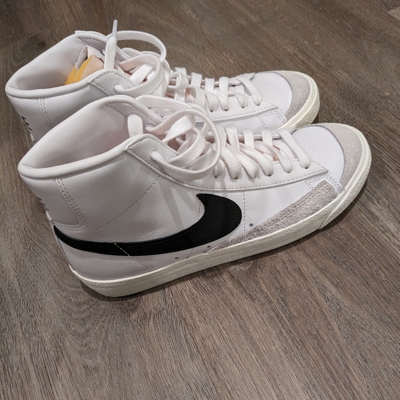 Nike Blazer Mid '77 - Picture 2 of 4